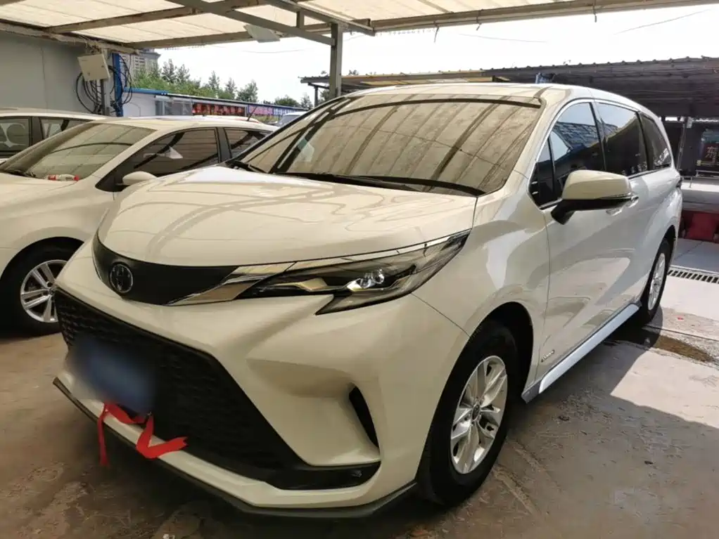 Фото 2 - Toyota Granvia