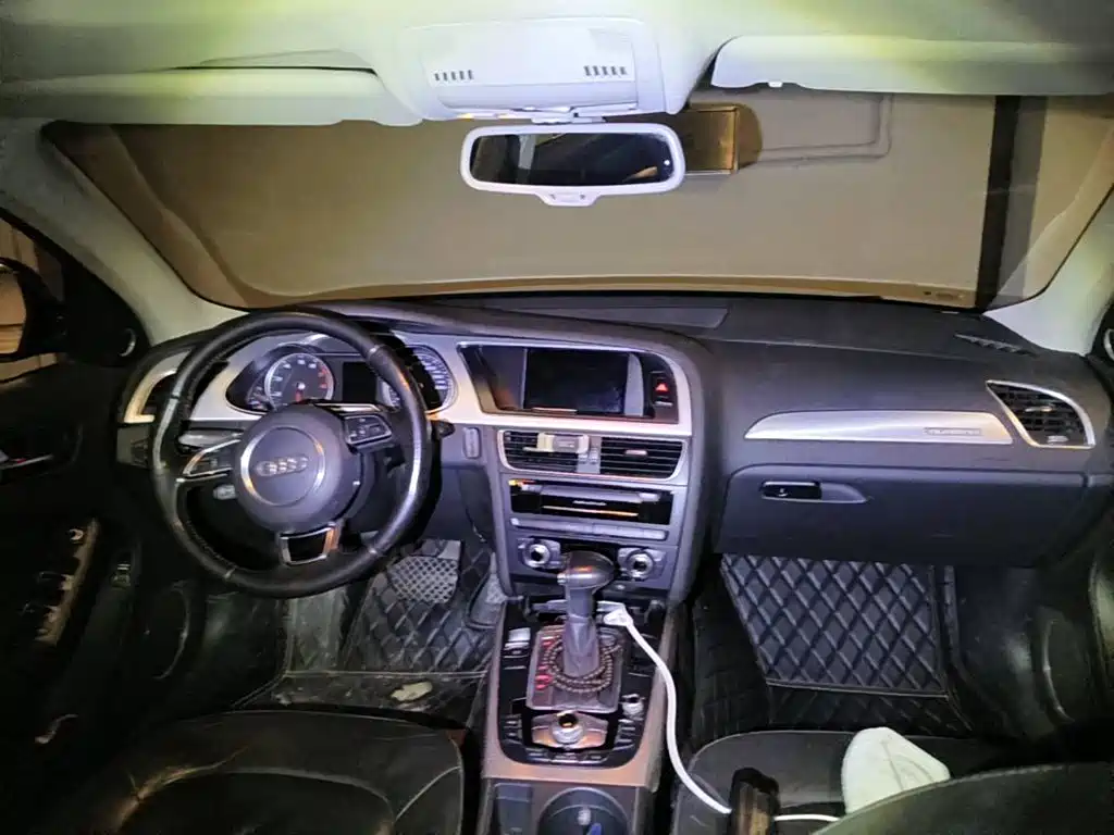 Photo 11 - Audi A4 (Import)