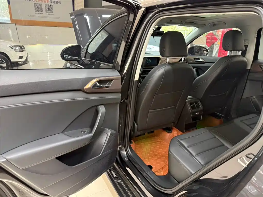 Volkswagen Tharu 2022 280TSI FWD Luxury Edition фото 17