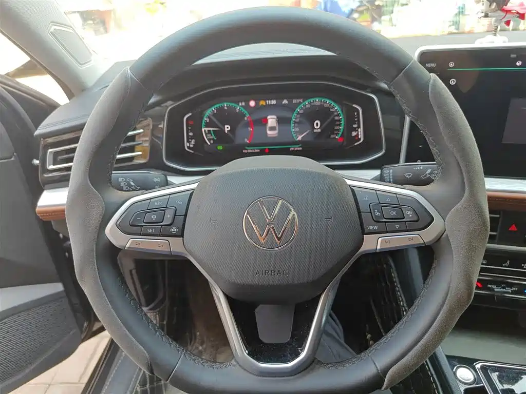 Volkswagen Sagitar 2023 Model Year 280TSI DSG Surpass Edition фото 3