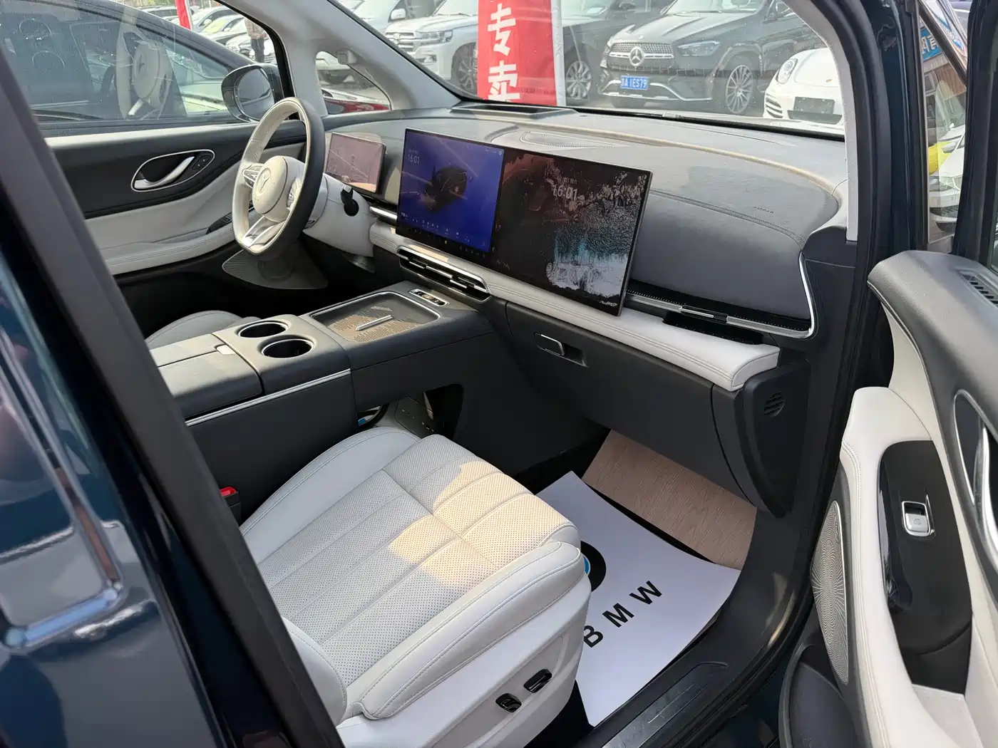 Voyah Auto Voyah Dreamer 2025 PHEV AWD Flagship Kunpeng Edition фото 11