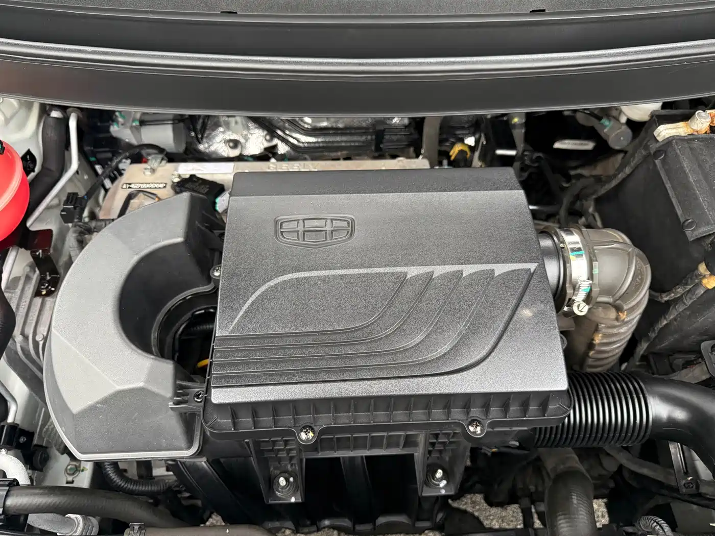 Фото 21 - Geely Vision X3