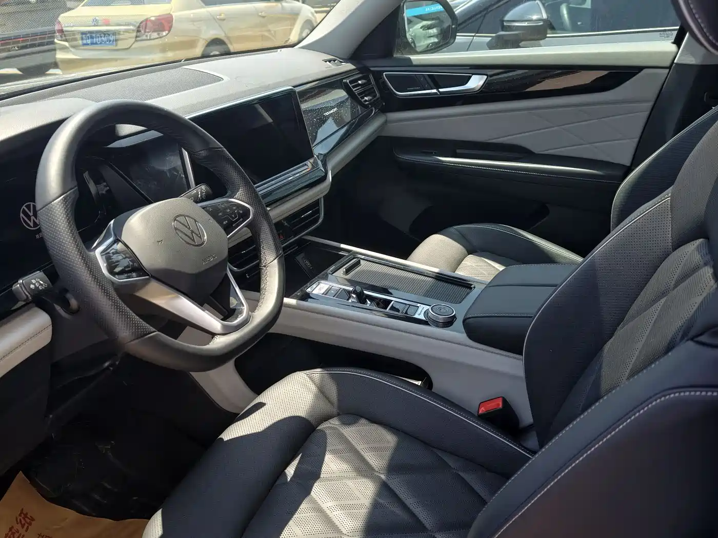 Volkswagen Teramont 2024 380TSI 4WD Dragon Auspicious Edition фото 4