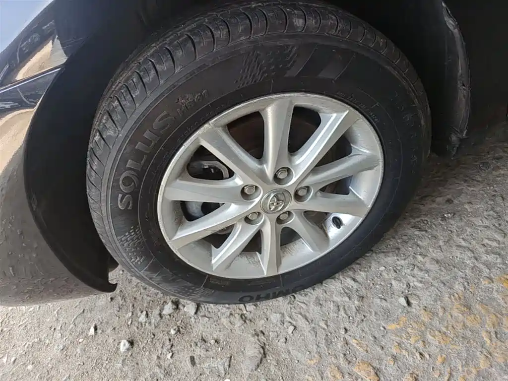 Toyota Camry 2013 200E Classic Elite Edition фото 23