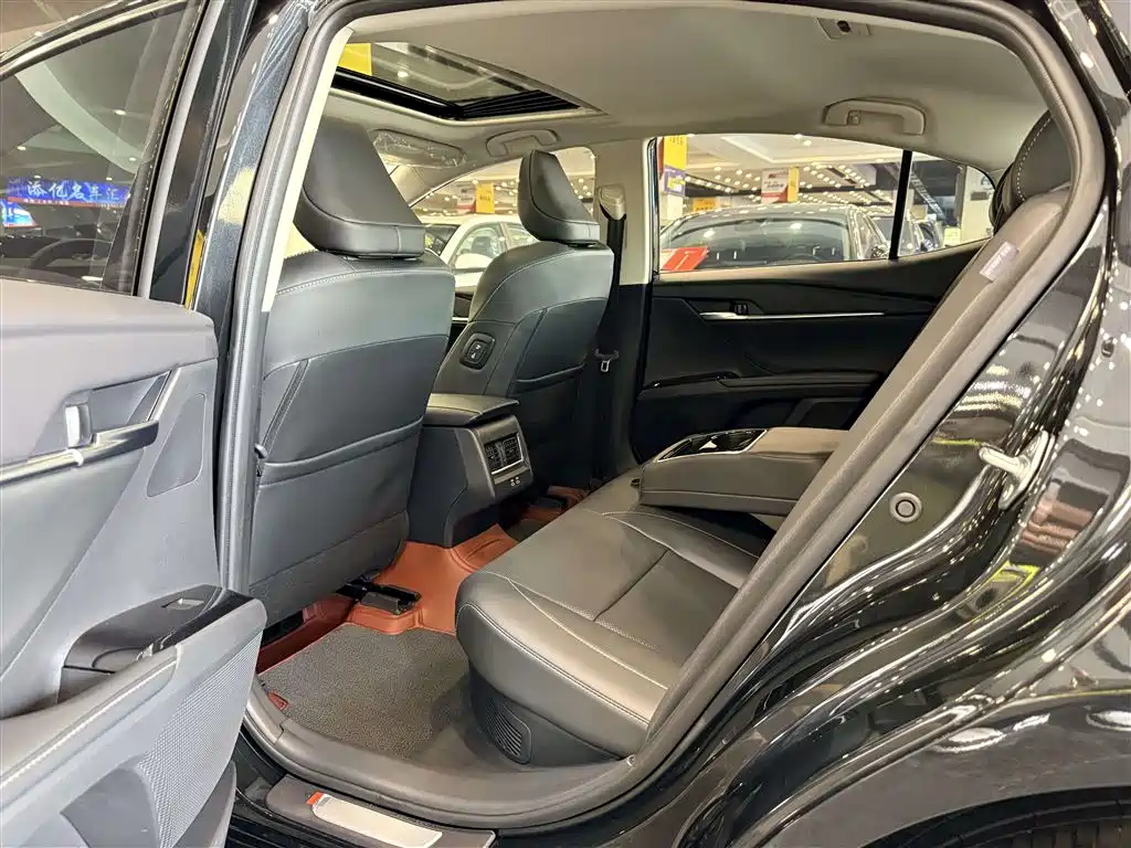 Toyota Camry 2025 2024 Hybrid 2.0HGVP Luxury Edition