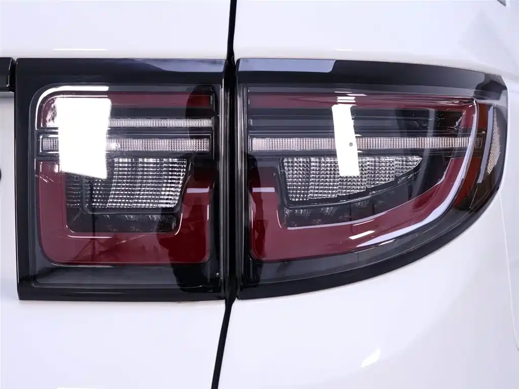 LAND ROVER DISCOVER SPORTS