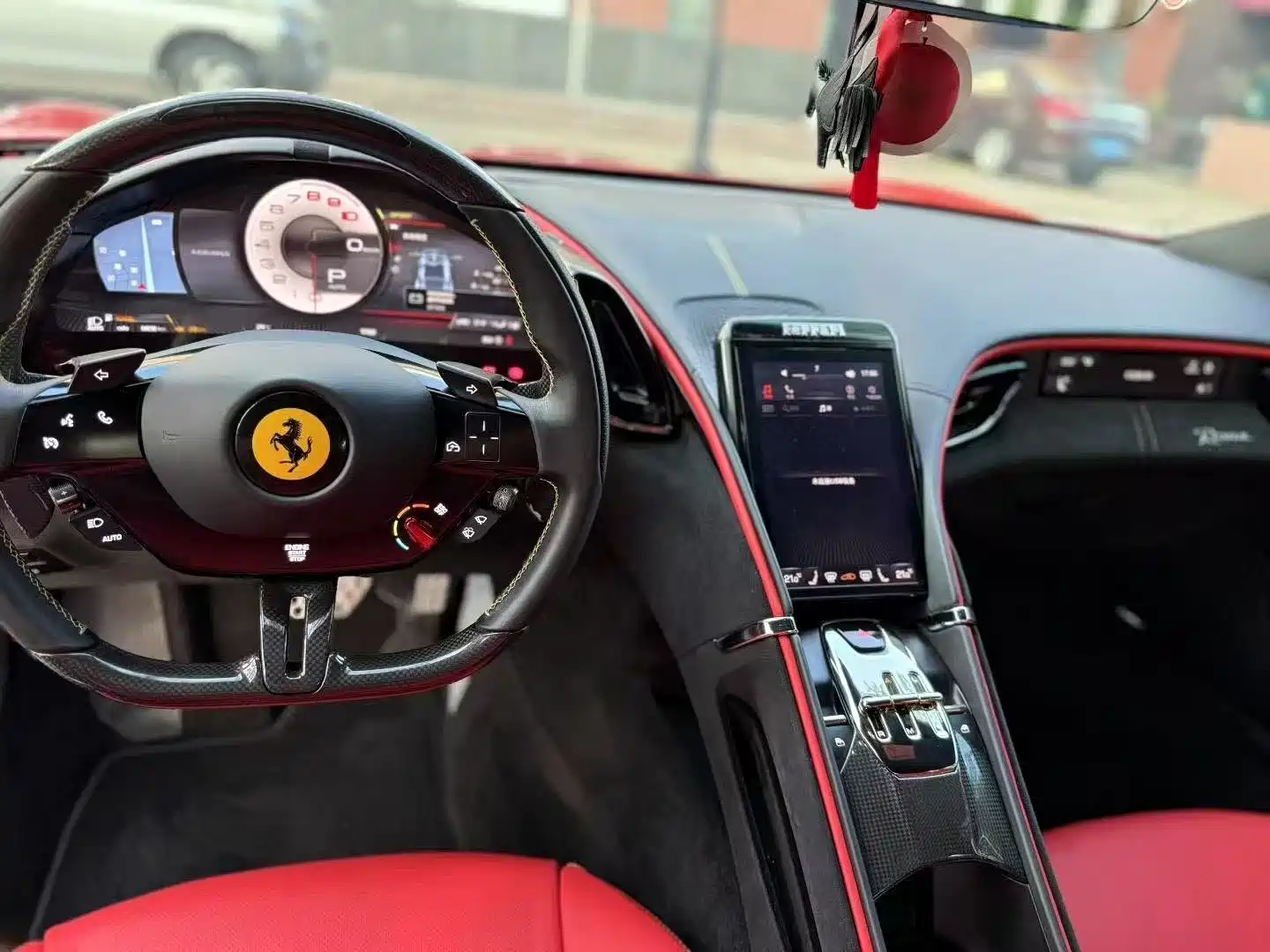 Photo 3 - Ferrari Roma