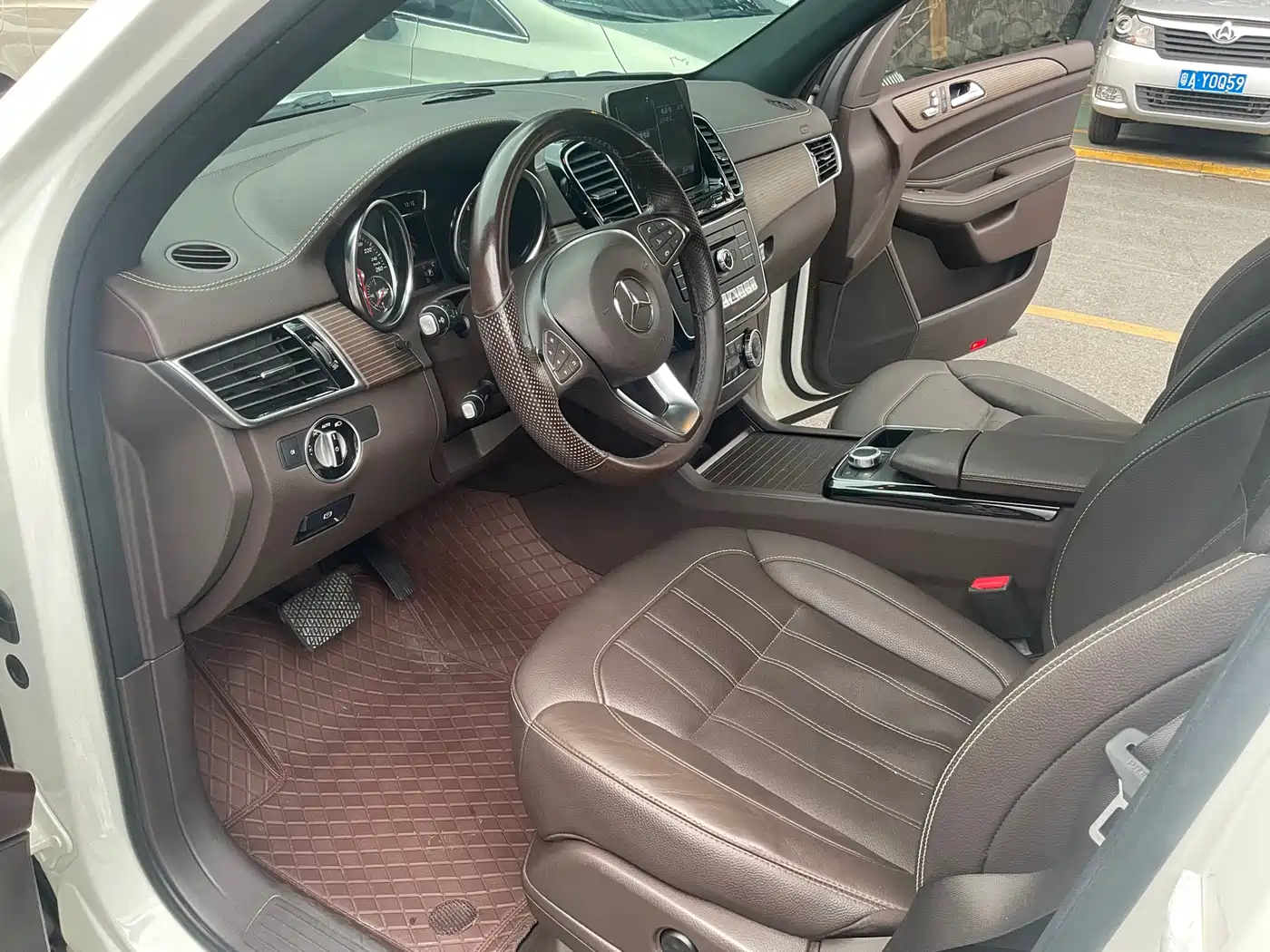 Mercedes-Benz GLE 2019 GLE 320 4MATIC Luxury Collector's Edition фото 8
