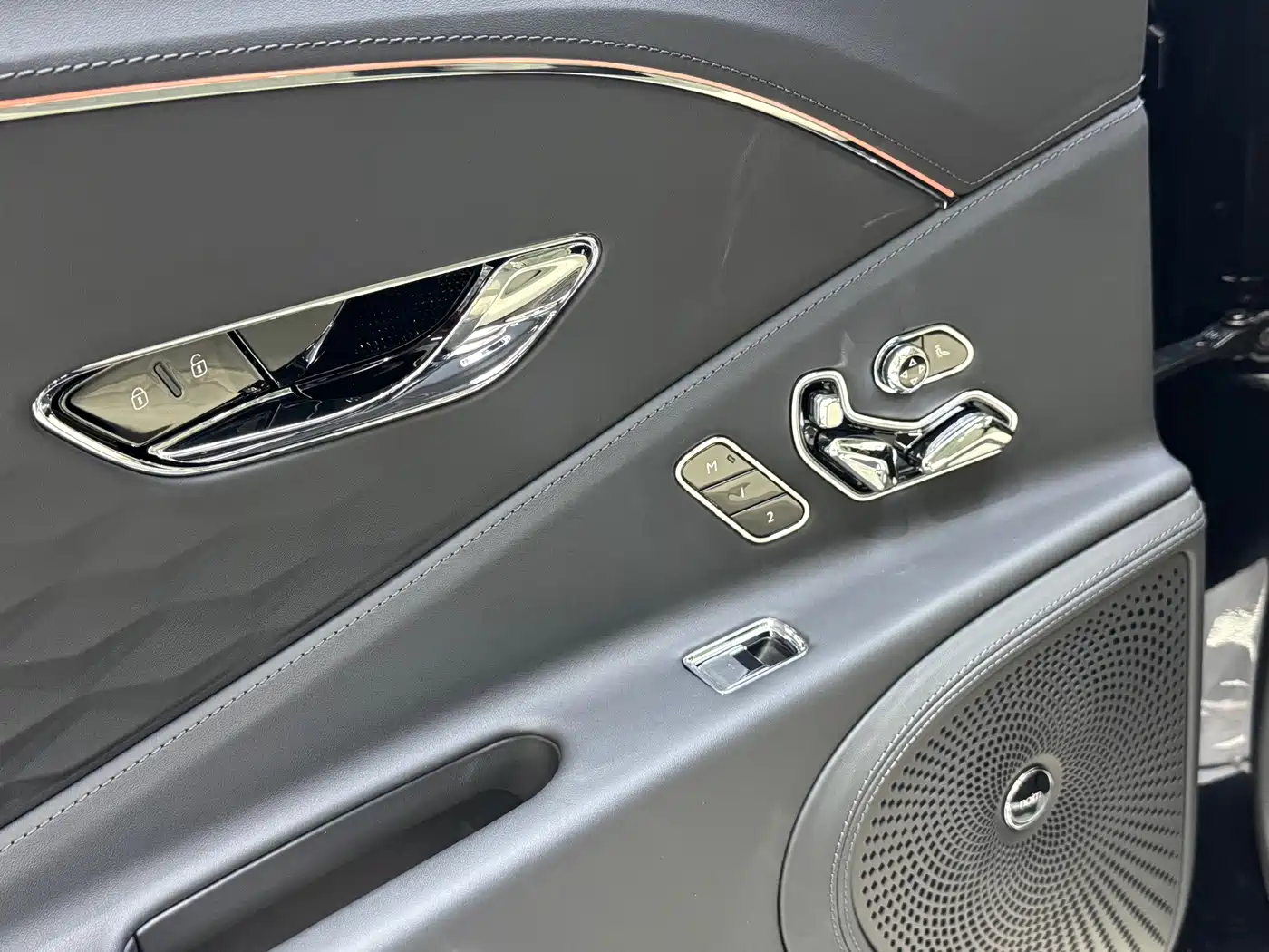Bentley Flying Spur Plug-in Hybrid 2025 2025 Model Year 4.0T V8 Mulliner