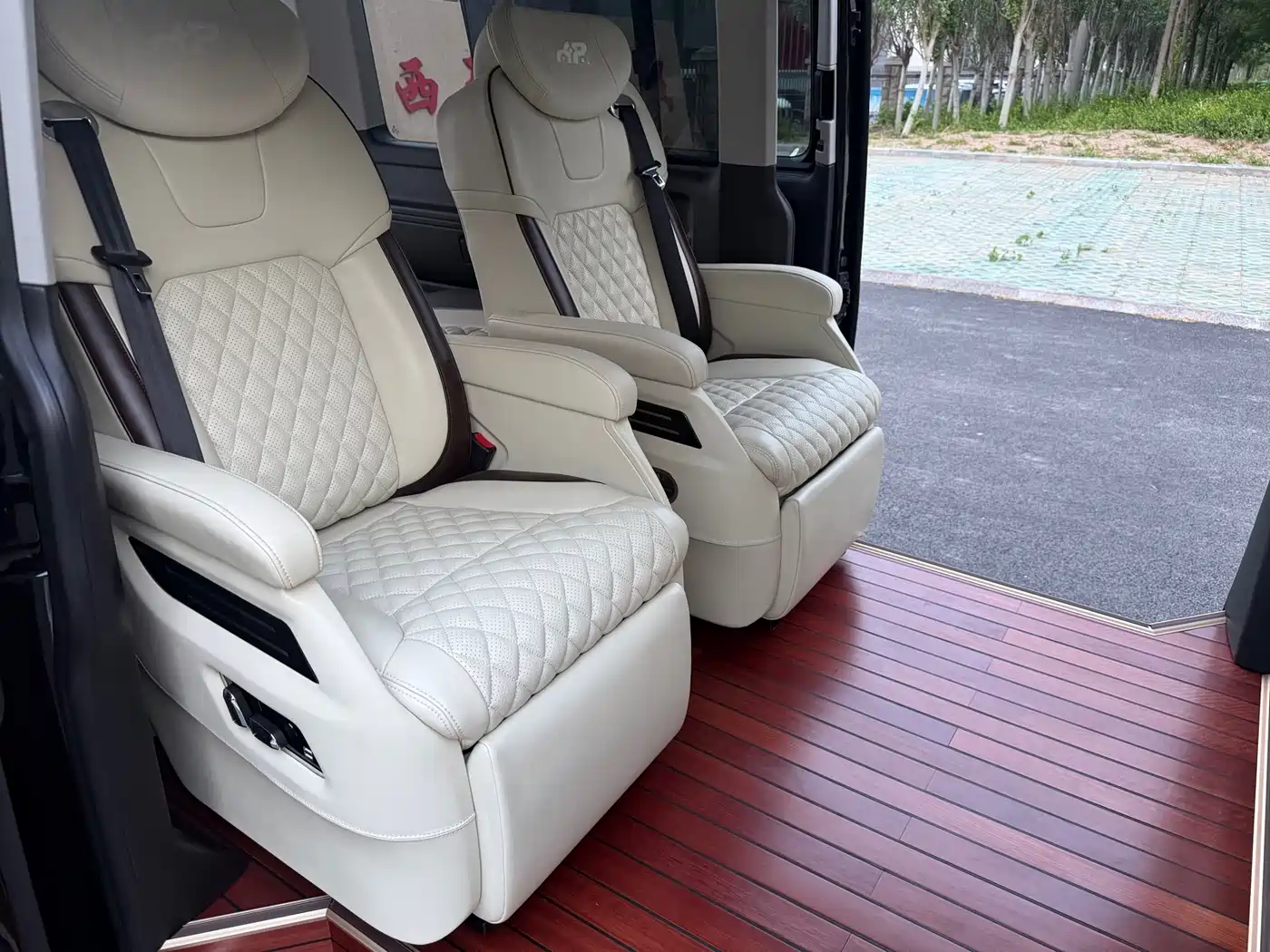Volkswagen Caravelle 2019 2.0TSI 4WD Luxury 7-seater фото 18