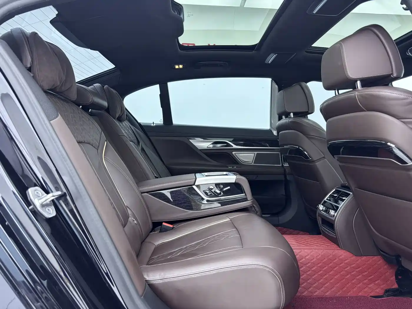 BMW 7 Series 2021 Model 730Li M Sport Package фото 7