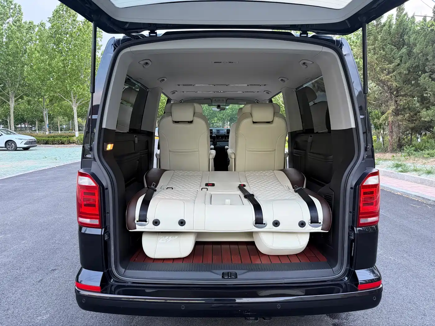 Volkswagen Caravelle 2019 2.0TSI 4WD Luxury 7-seater фото 22
