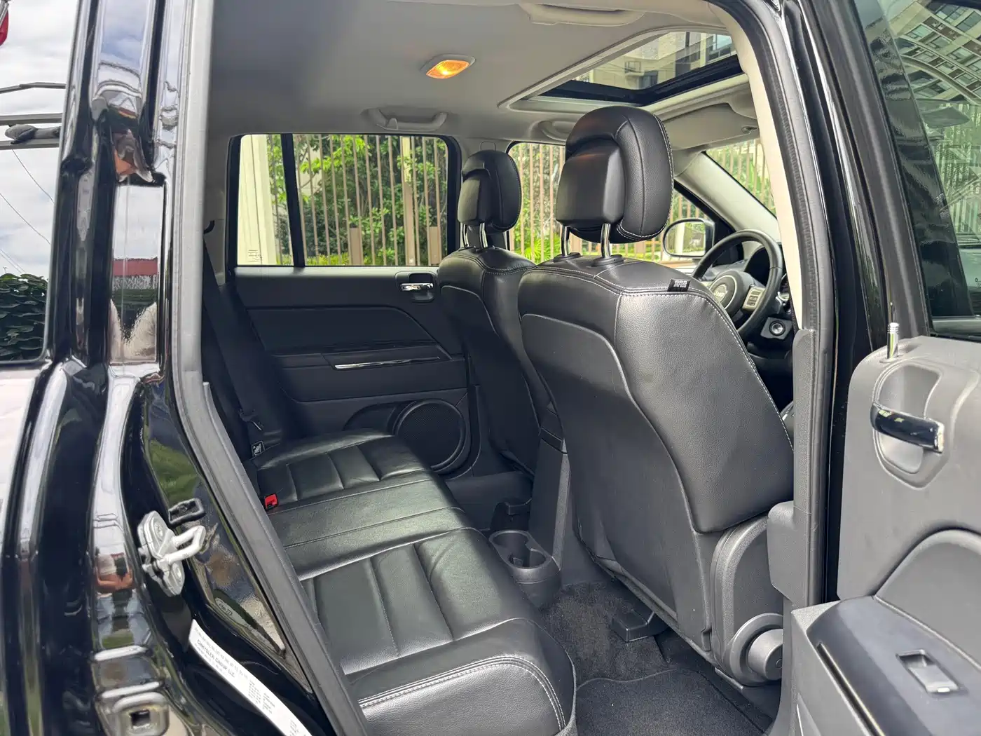 Photo 23 - Jeep Compass (Import)
