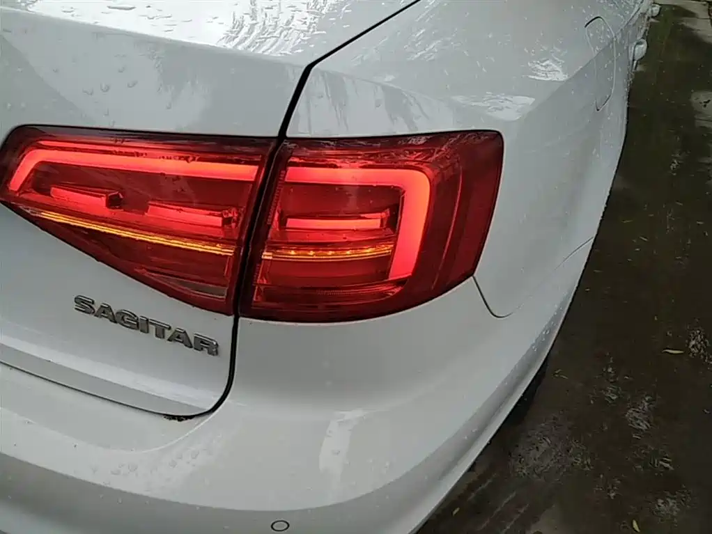Volkswagen Sagitar 2018 1.6L Automatic Comfort фото 8