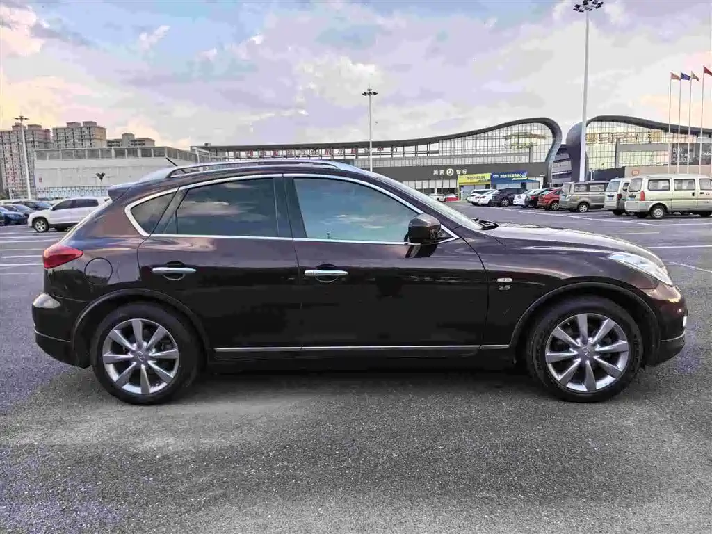 Infiniti QX50 (Import) 2015 2013 2.5L 2WD Elegance