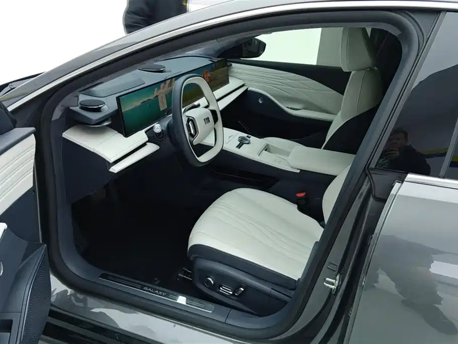 GEELY GALAXY GALAXY E8