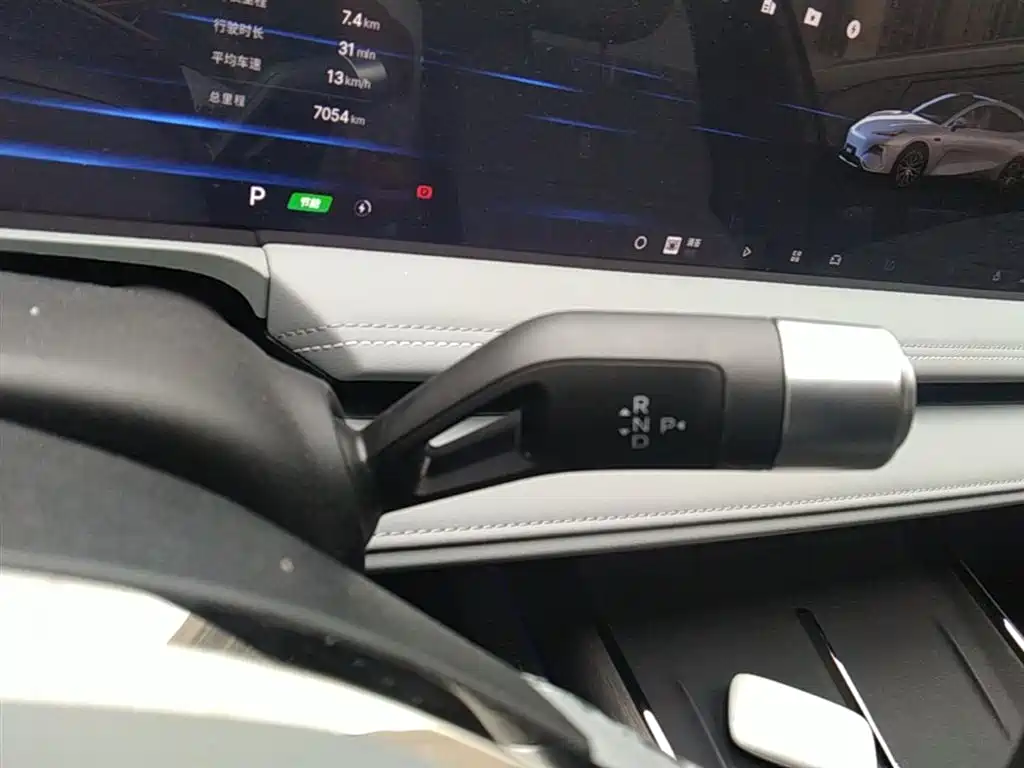 Geely Galaxy Galaxy E8 2025 700km Long Voyage Smart Drive Edition фото 14