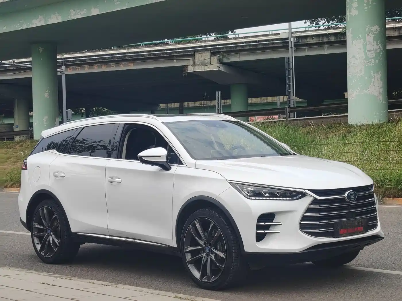 BYD Tang New Energy 2018 DM 2.0T AWD Smart Connection Enjoy Edition 7-Seater China V фото 3