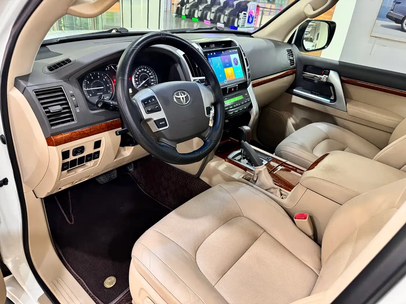 Toyota Land Cruiser 2012 4.0L Automatic VX фото 10