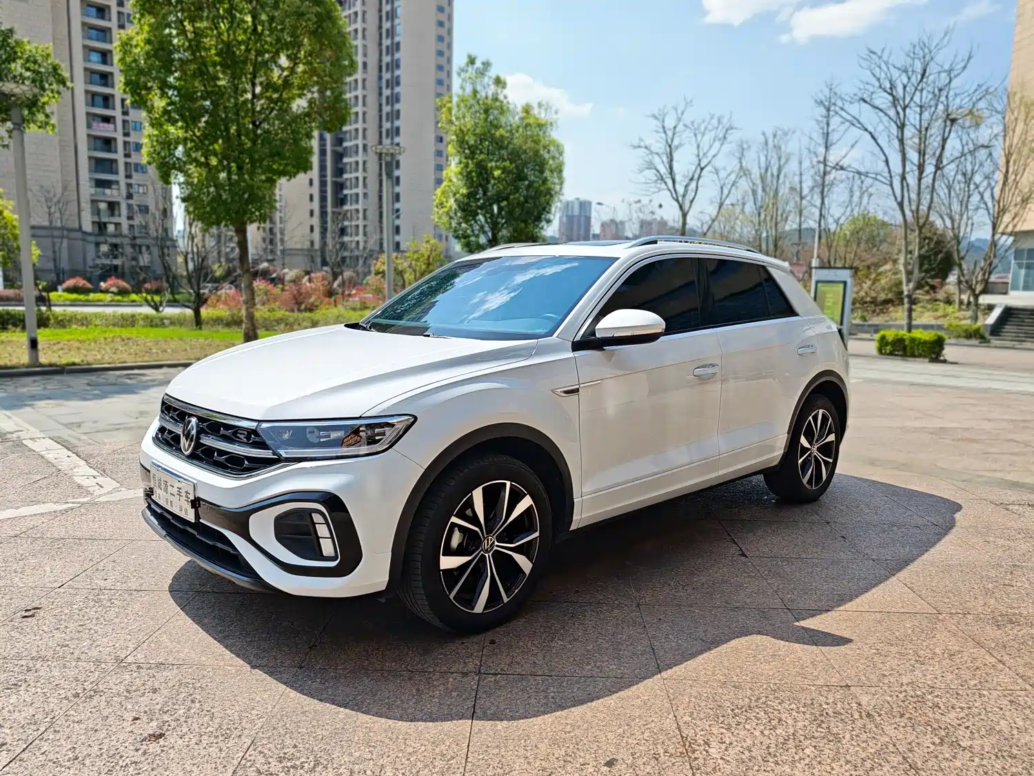Фото 1 - Volkswagen T-ROC