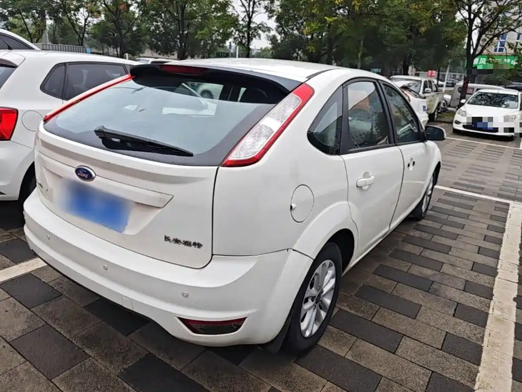 Фото 7 - Ford Focus