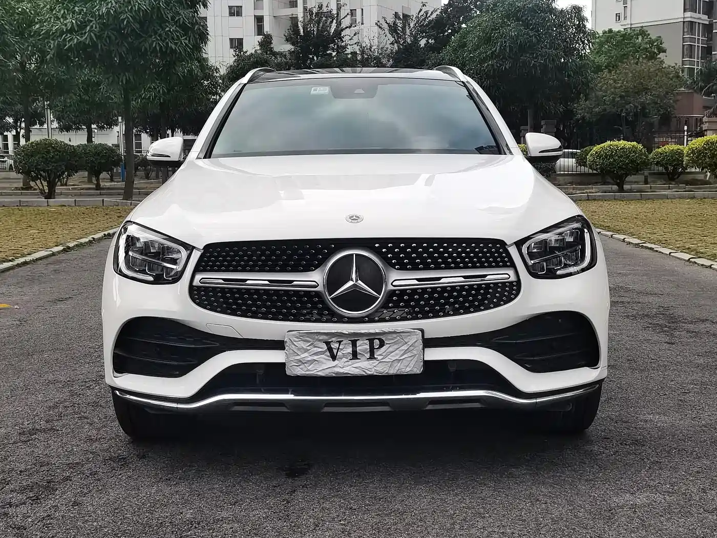 MERCEDES-BENZ GLC