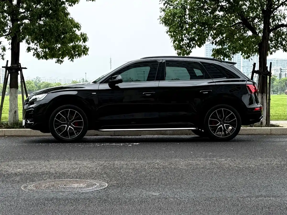 Audi Q5L 2023 45T Luxury Dynamic фото 5