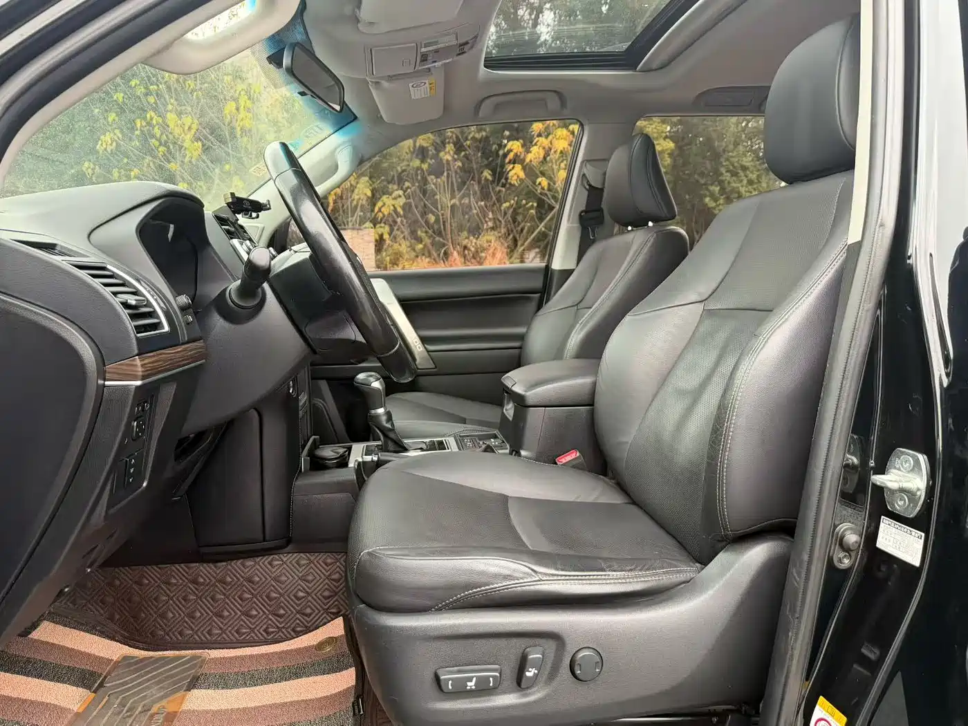 Toyota Prado 2019 3.5L Automatic TX-L Zunxiang Edition with Rear-mounted Spare Tire фото 9