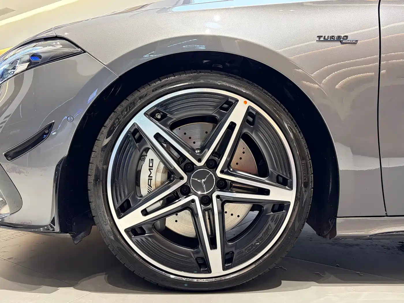 Mercedes-Benz A-Class AMG 2025 AMG A 35 L 4MATIC фото 4