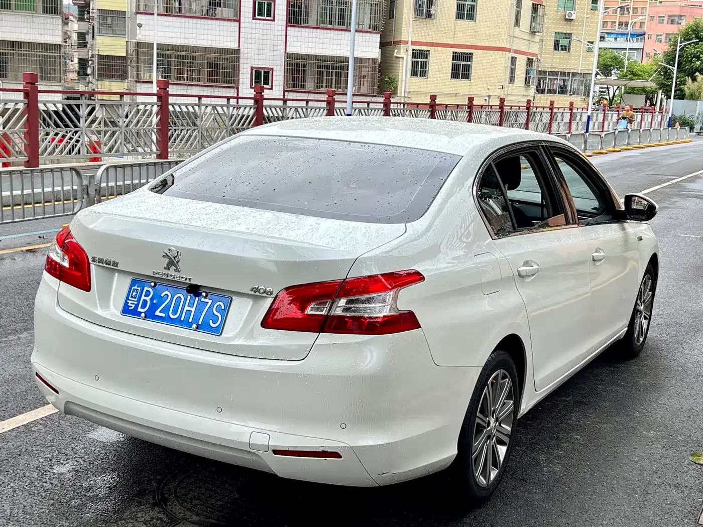 Peugeot 408 2015 Model 1.2T Automatic Luxury Edition фото 6