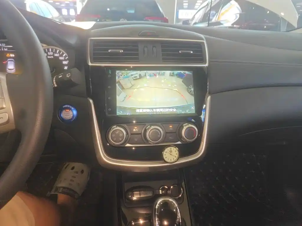Nissan Tiida, миниатюра 13