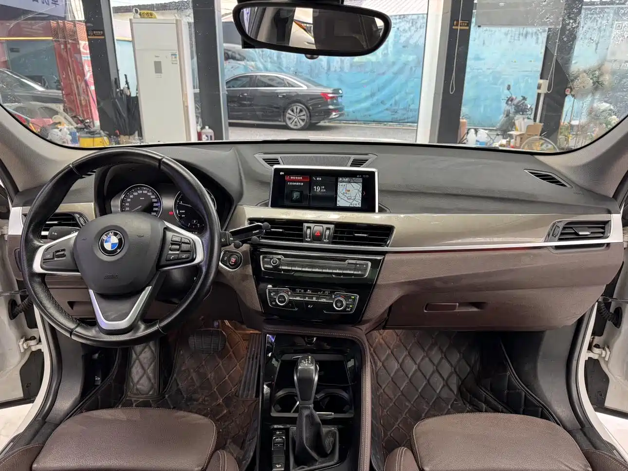 BMW X1 2019 xDrive20Li Premium Model фото 18