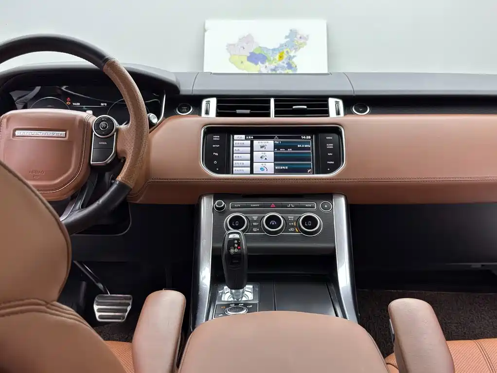 Фото 13 - Land Rover Range Rover Sport