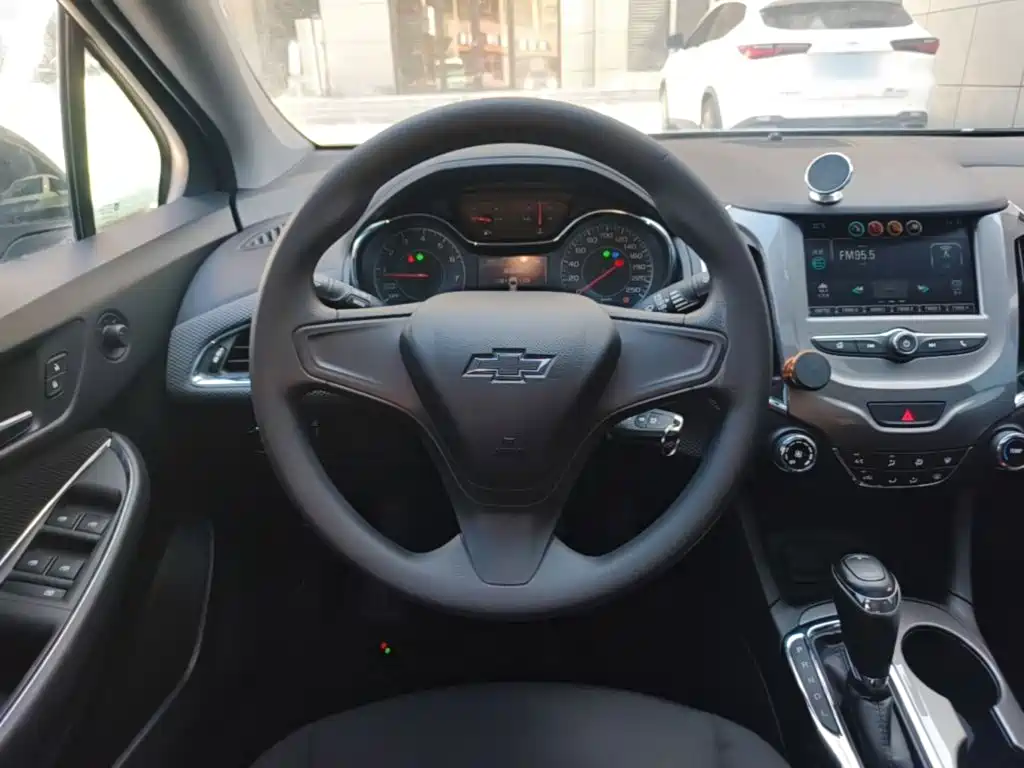 Chevrolet Cruze 2019 2018 Redline 320 Automatic Pioneer Edition