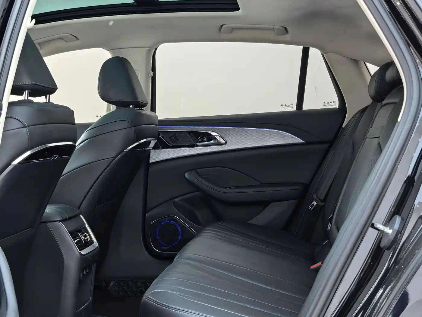 Hongqi H5 2024 1.5T DCT Smart Connect Flag Rhythm Edition фото 8