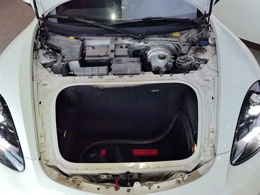 Porsche 718 2018 Cayman 2.0T фото 20