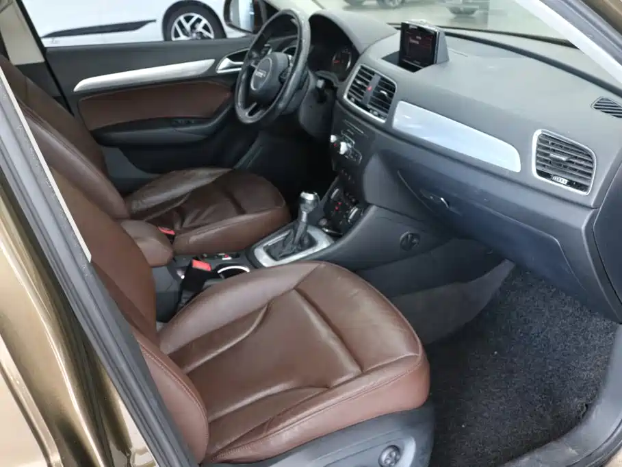 Photo 15 - Audi Q3
