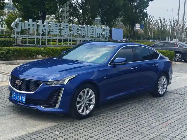 Cadillac CT5 28T, Люкс