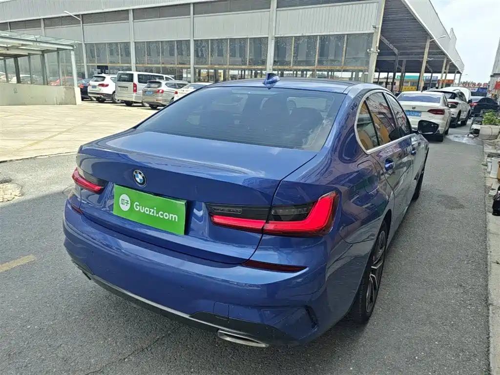 BMW 3-SERIES