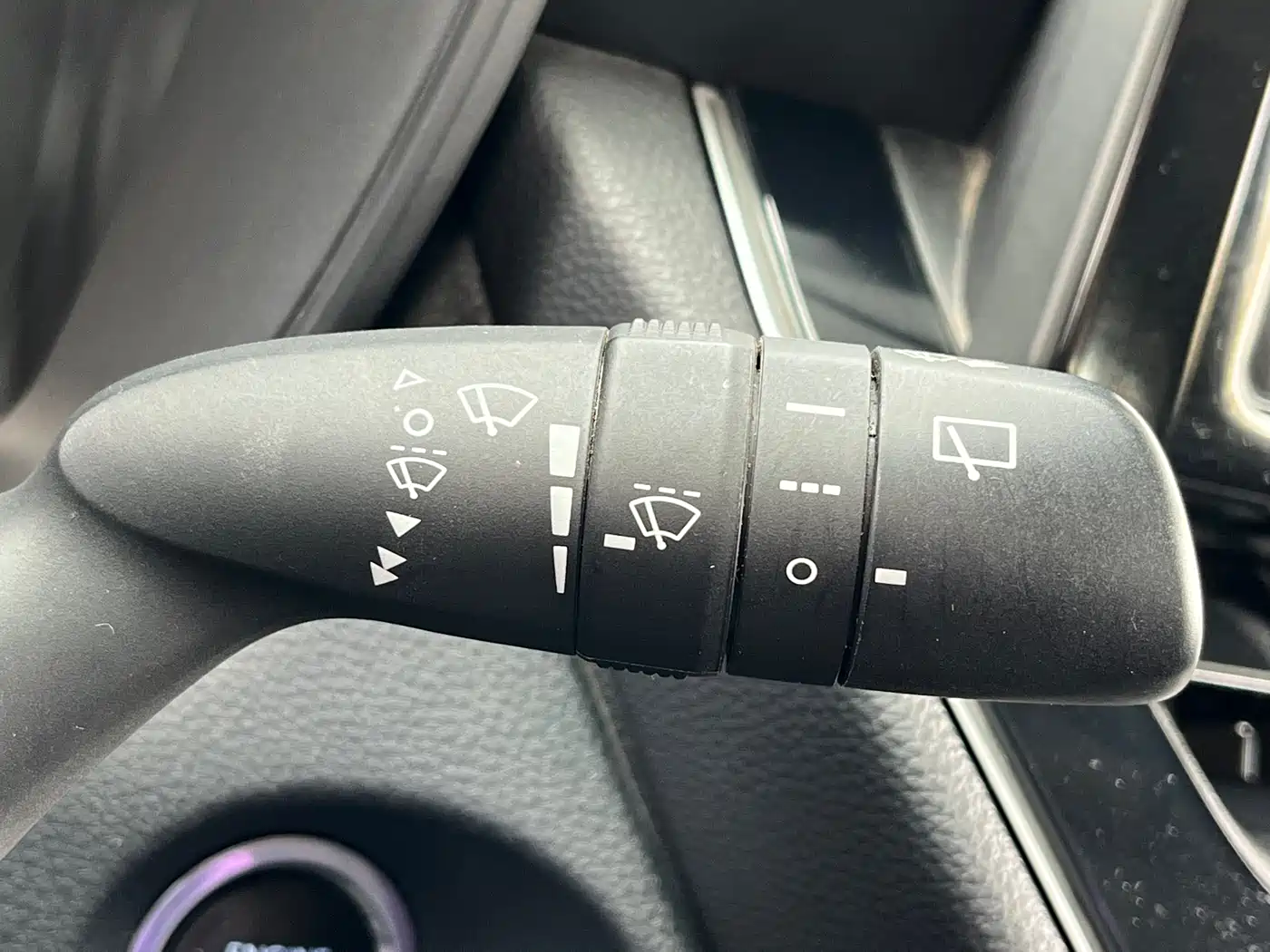 Toyota Frontlander 2023 2.0L CVT Leading Edition фото 28