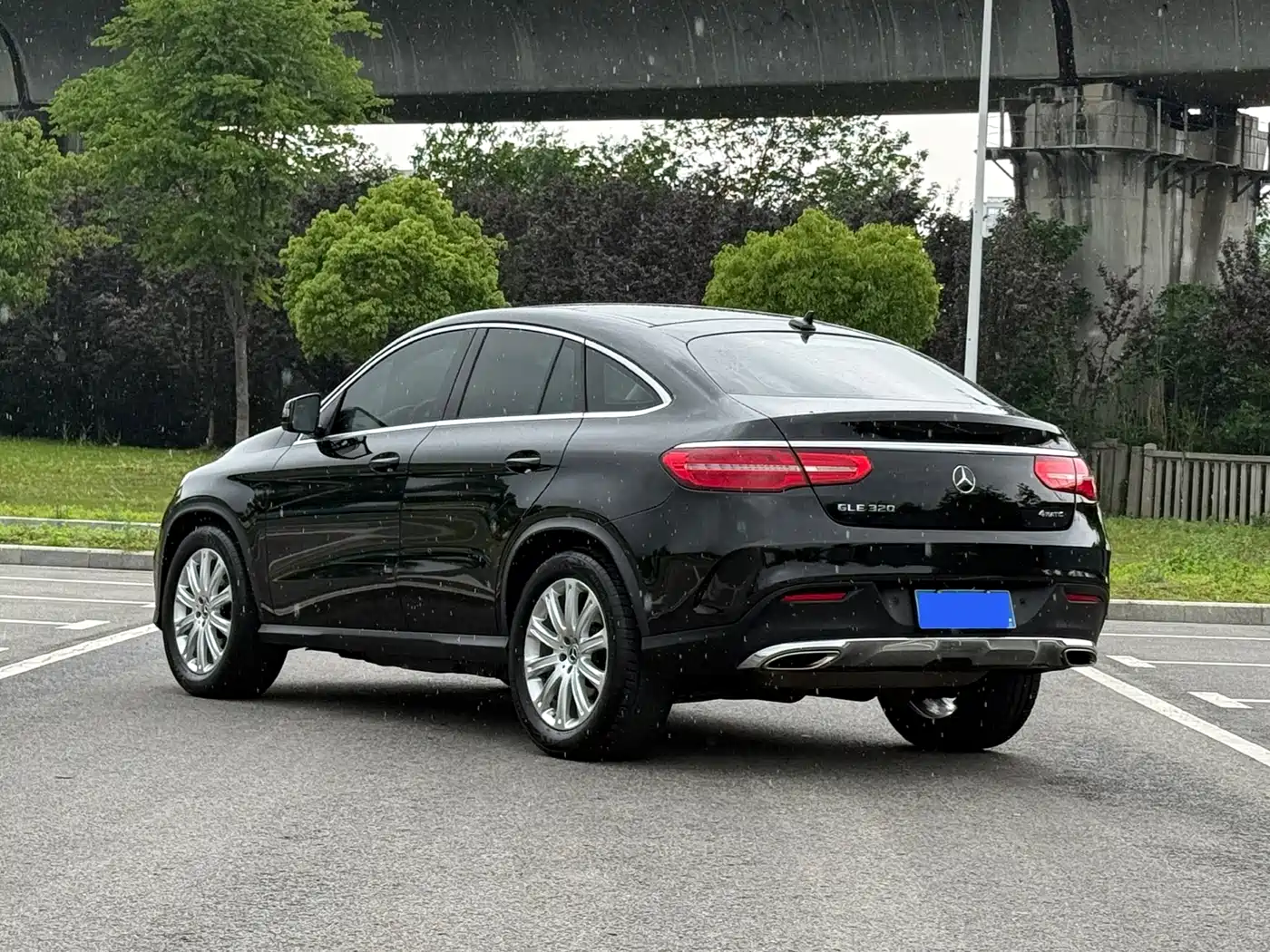 Mercedes-Benz GLE Coupe 2017 GLE 320 4MATIC Coupe SUV фото 4