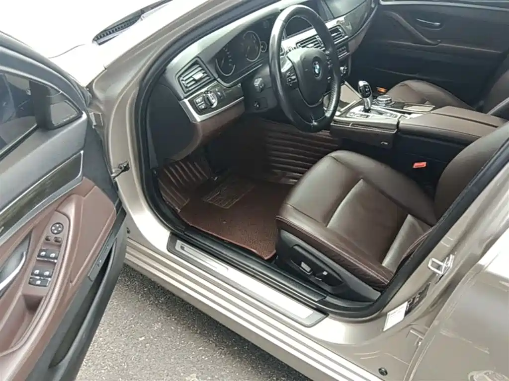 BMW 5 Series 2017 525Li Luxury Design Package фото 16
