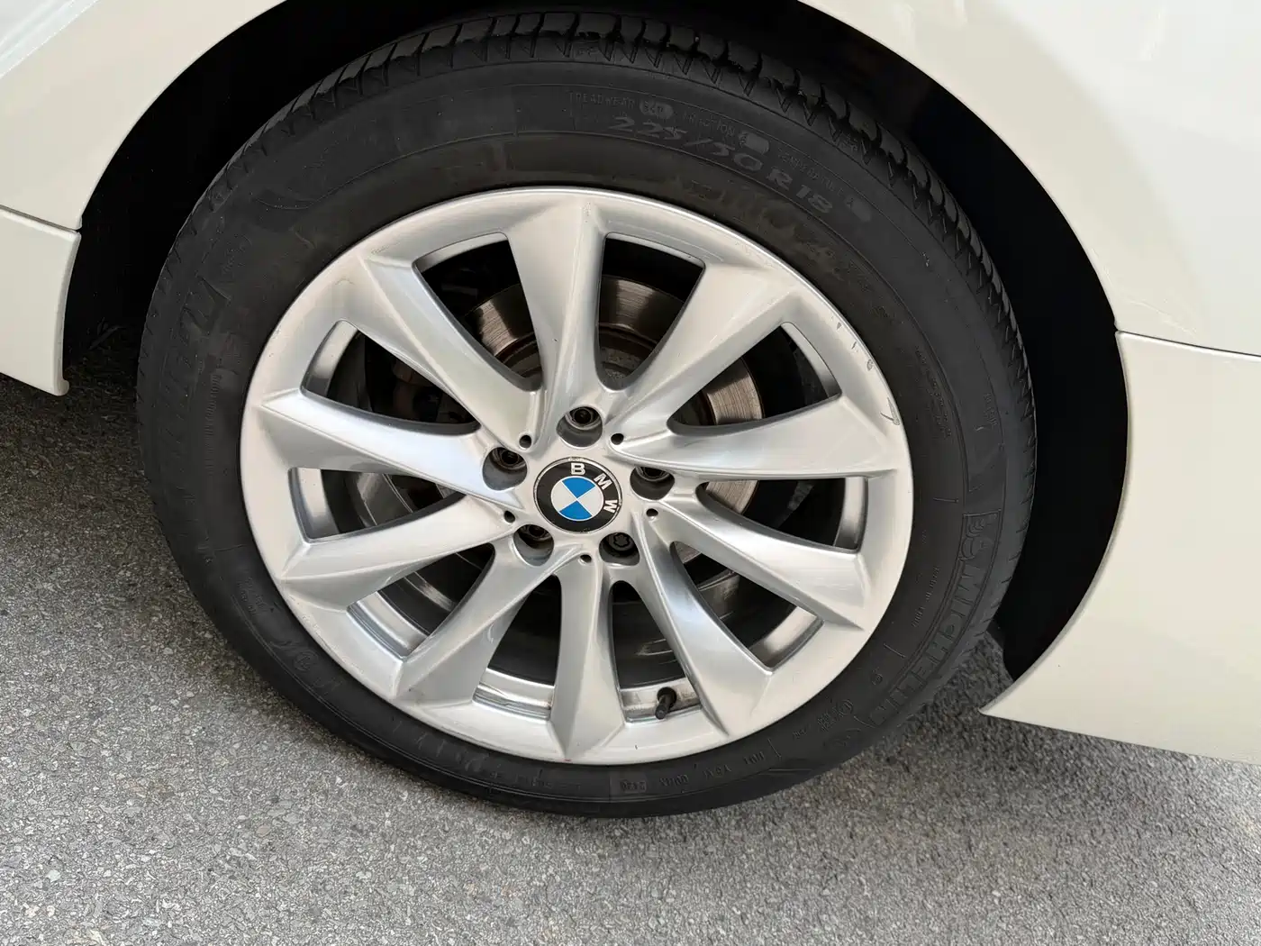 BMW 3 Series GT 2018 320i Fashion фото 13