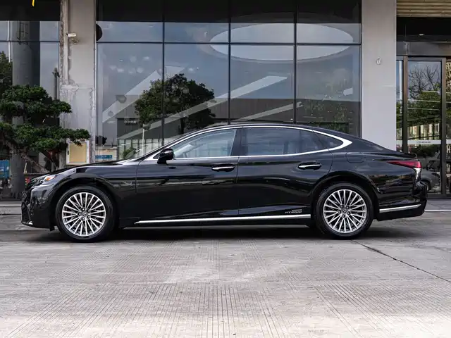 Lexus LS 2020 500h Excellence (China VI) — фото 4