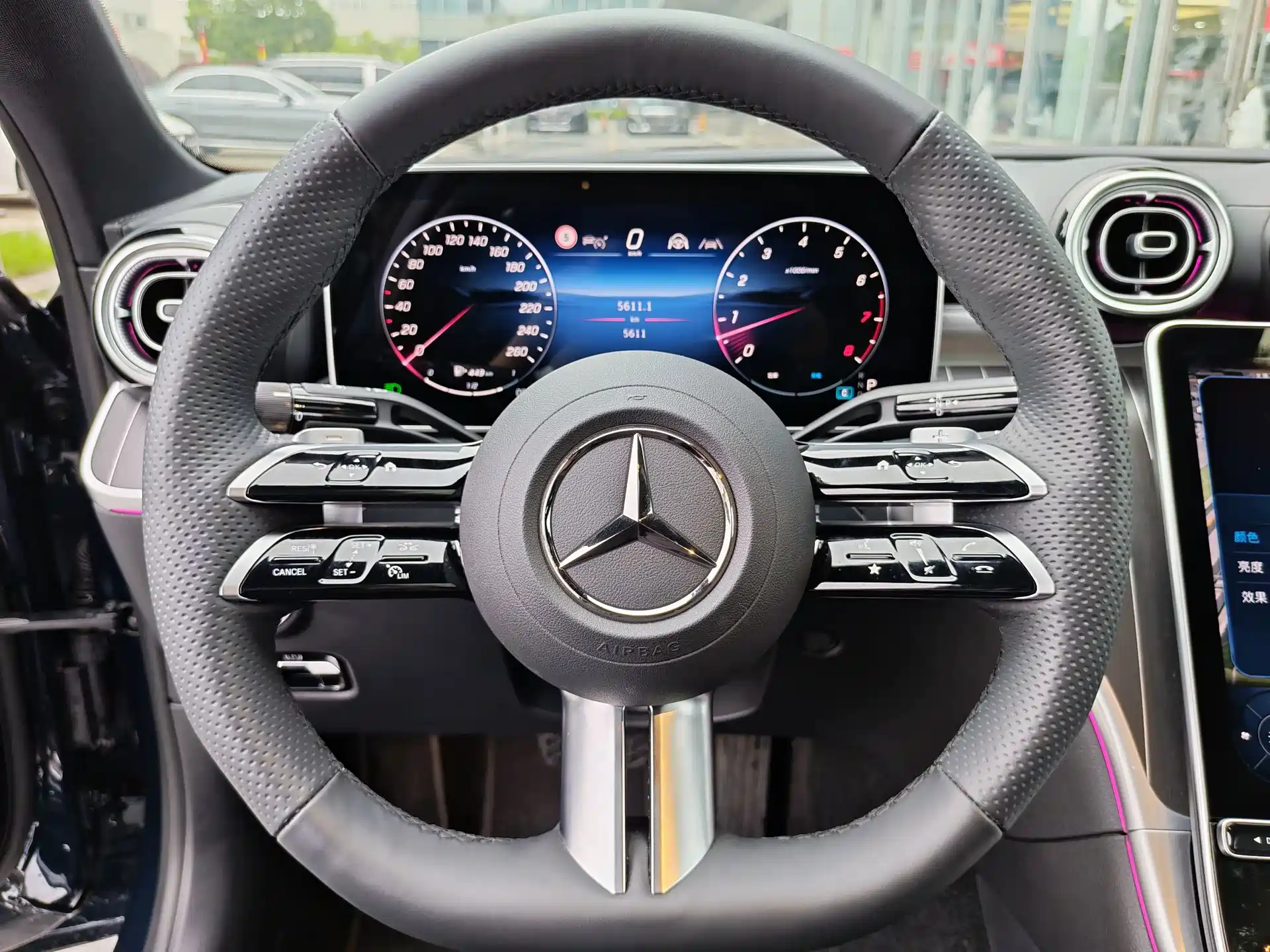 Фото 10 - Mercedes-Benz C-Class