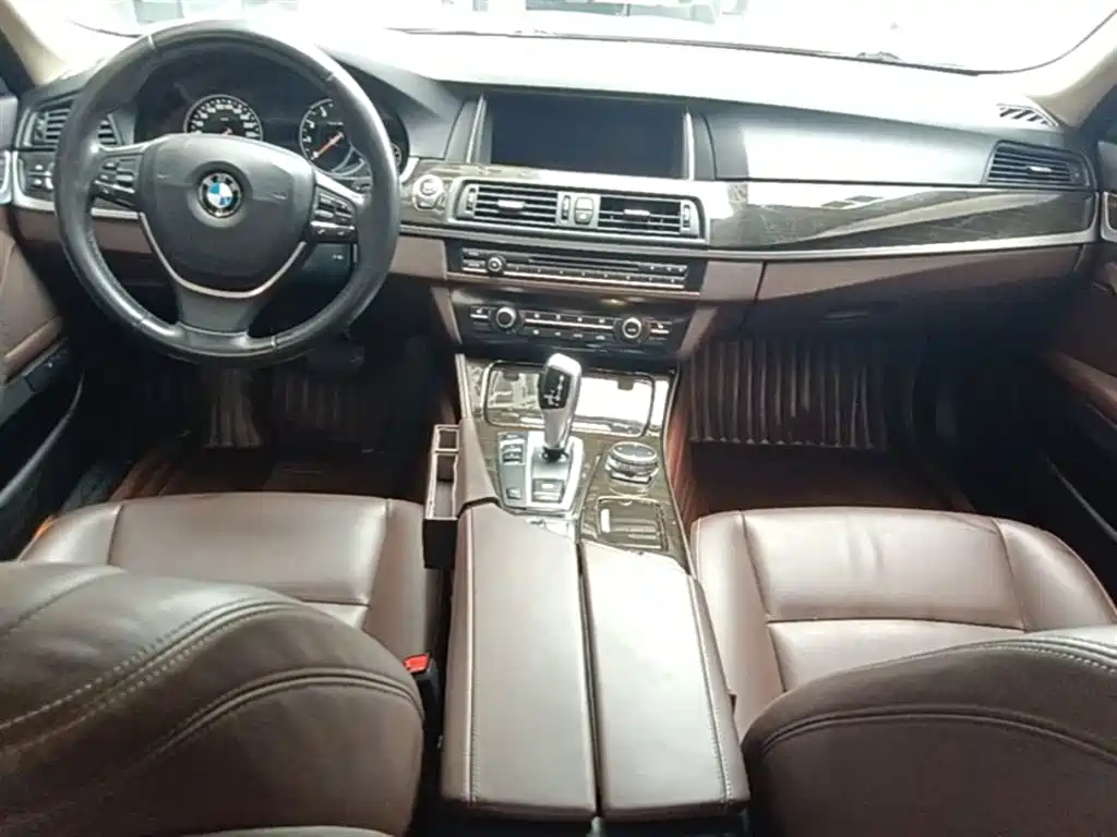 BMW 5 Series 2017 525Li Luxury Design Package фото 10