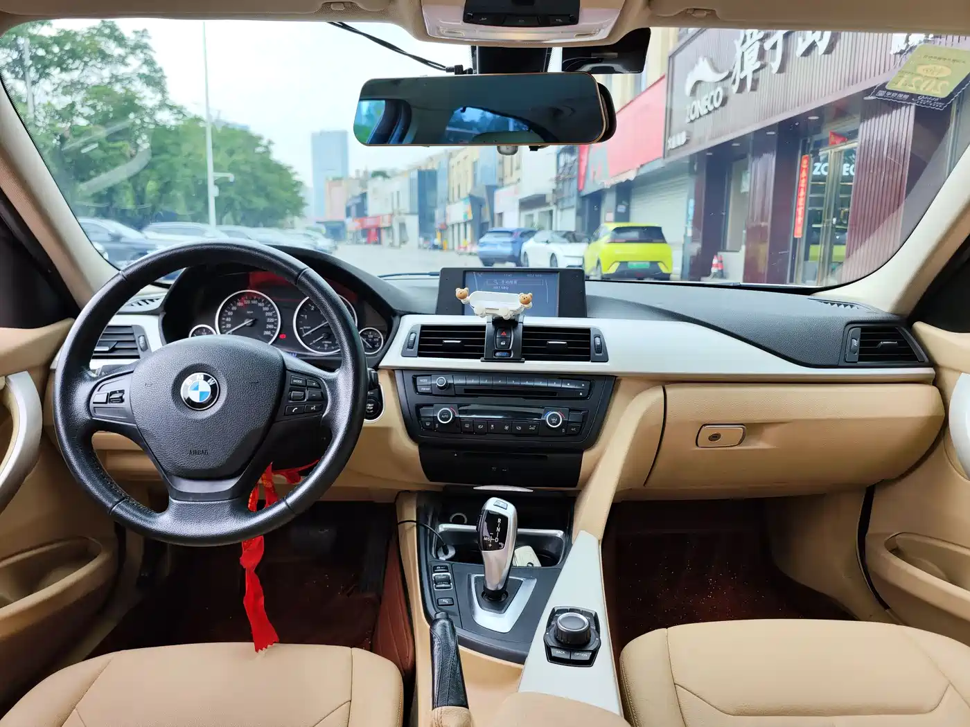 BMW 3 Series 2014 320Li Fashion фото 16