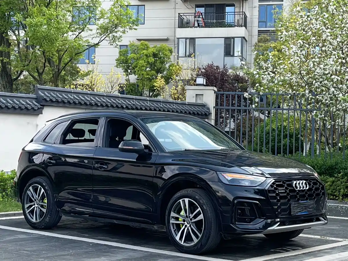 Audi Q5L 2023 40T Luxury Dynamic фото 3