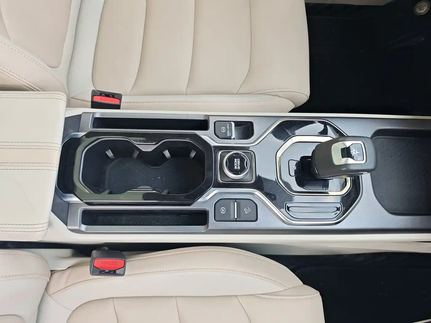 Фото 13 - Geely ICON