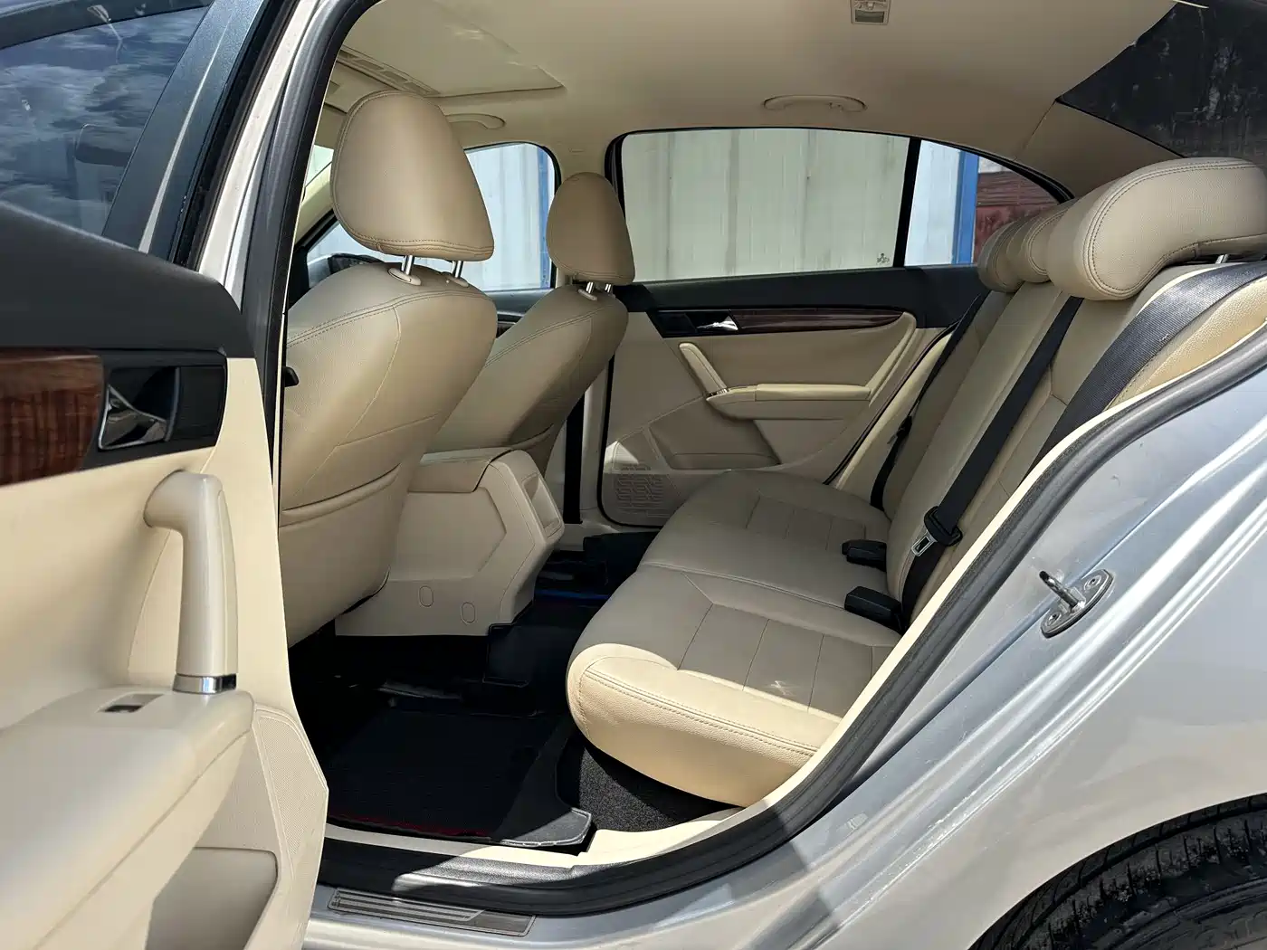 Volkswagen Lavida 2013 Facelift 1.4TSI DSG Comfort фото 7